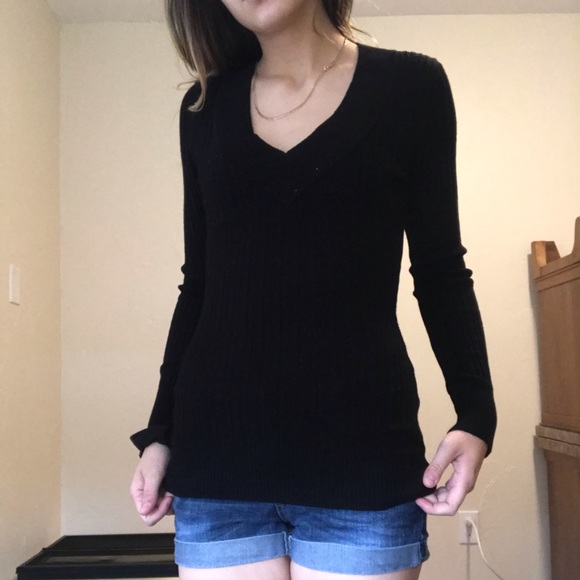 V-Neck Ribbed sweater - Picture 4 of 5